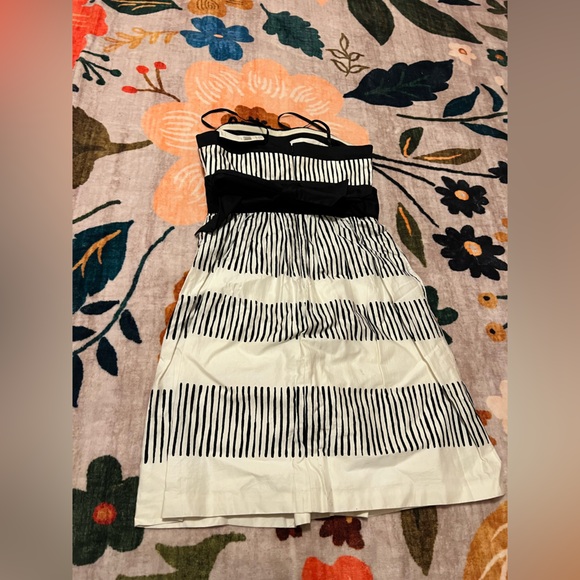 NEW w/ tags like Terani Couture White and Black Dress - Picture 5 of 6